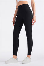 Load image into Gallery viewer, HIGH-WAIST LIGHTWEITED LEGGING 23" - Black